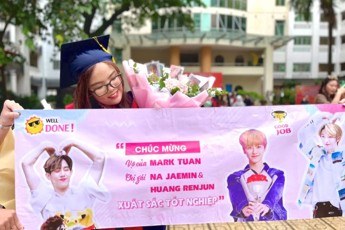 băng rôn chúc mừng tốt nghiệp