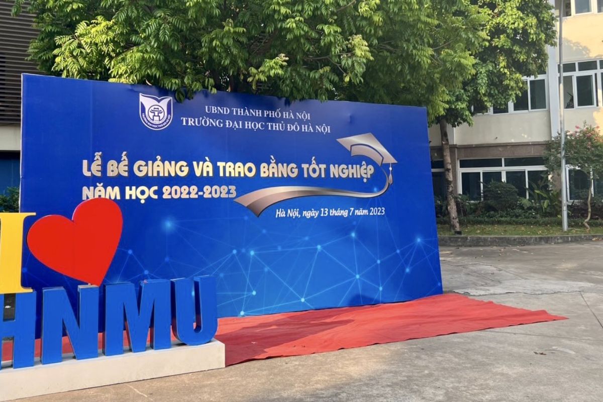 in băng rôn tốt nghiệp