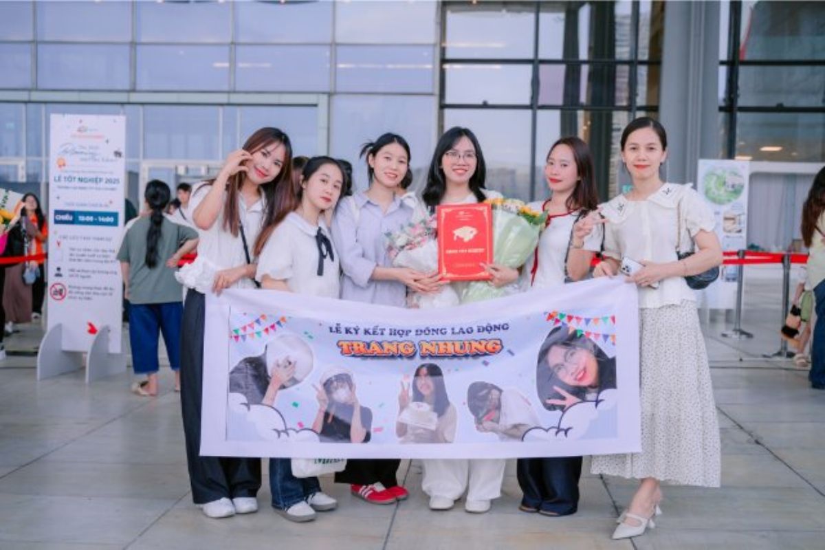 băng rôn tốt nghiệp đại học