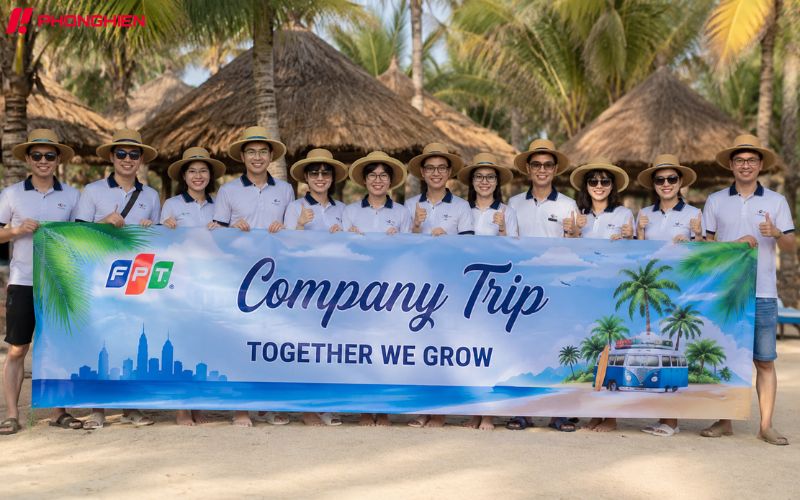 Mẫu băng rôn company trip