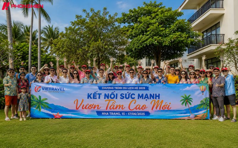 Thiết kế băng rôn du lịch với màu sắc và bố cục hài hòa